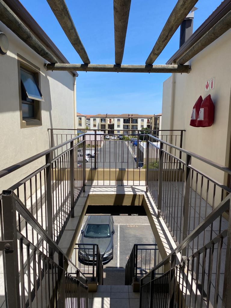 To Let 2 Bedroom Property for Rent in Guldenland Western Cape